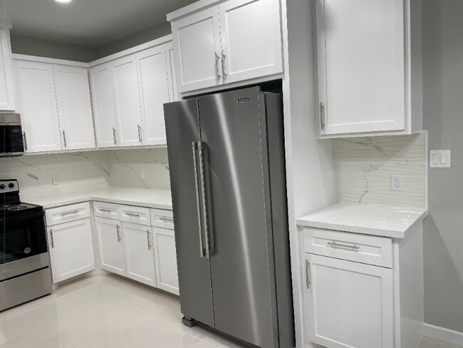 Photo - 2511 N Vineyard Ave Unit 2