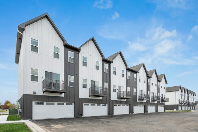 Photo - 1580 Main