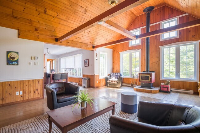 Photo - 1735 Chem. de la Croix Unit ID1061550P