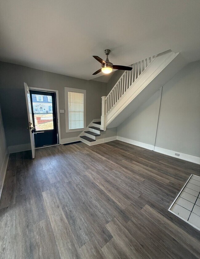 Photo - Close To Downtown & Vibrant Winston Attractions!!