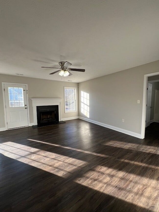 Photo - 104 Norris Ct