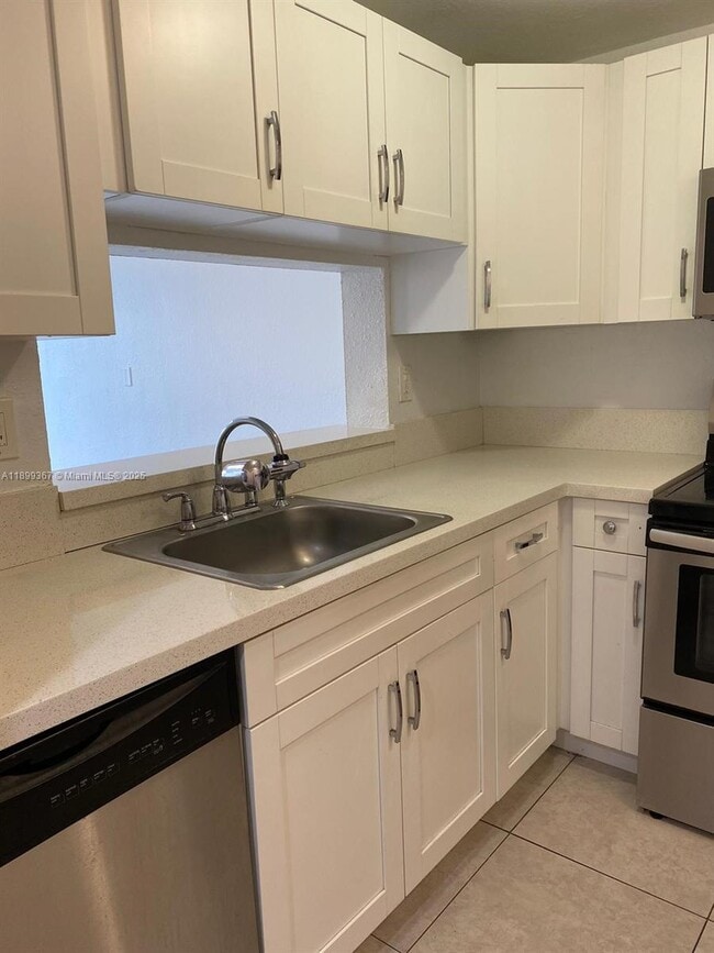 Photo - 484 NW 165th St Unidad A-309