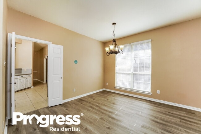 Photo - 7921 Wayne Way