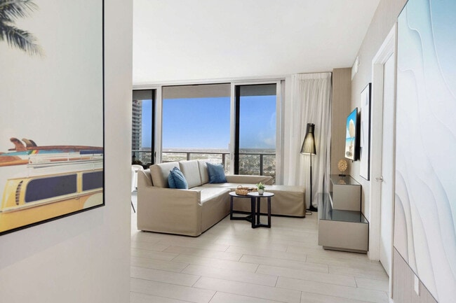 Building Photo - 4010 S Ocean Dr