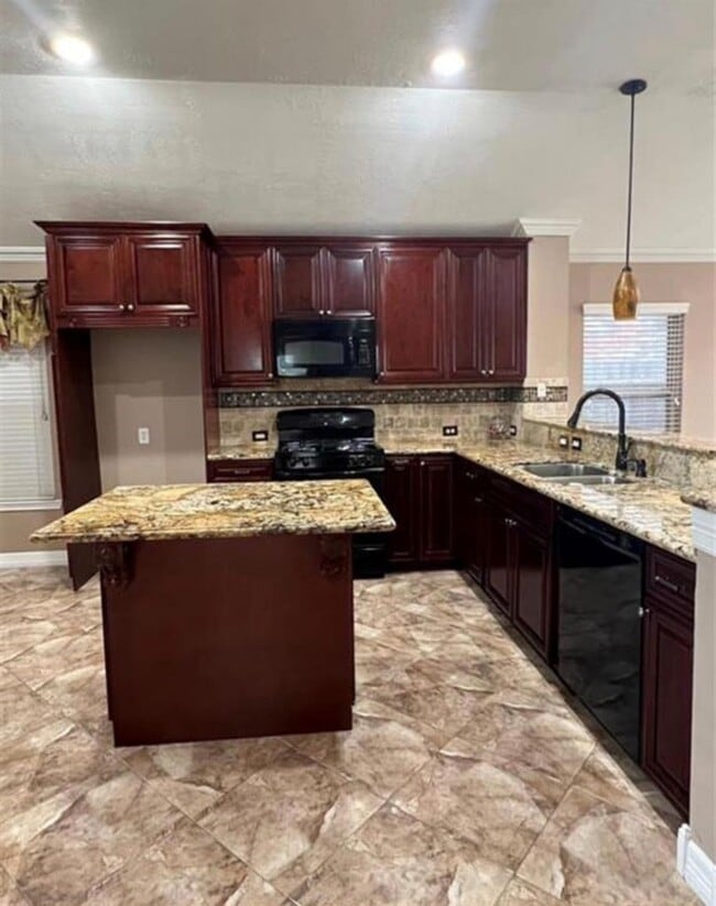 Photo - 15930 Hidden Crest Dr