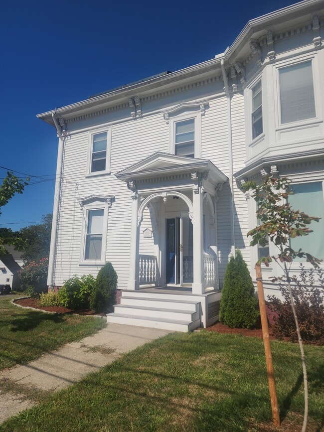 Building Photo - 6 Commonwealth Ave Unit 6 Commonwealth Ave #1 Rental
