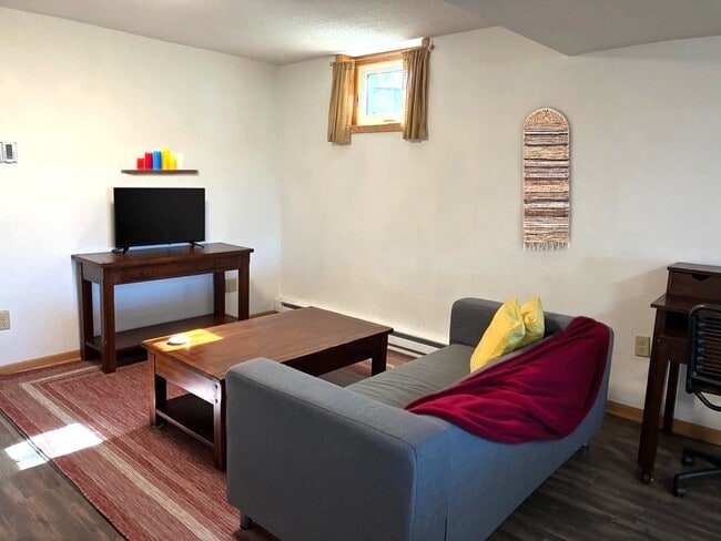 Photo - 317 N Wasson Ln Unit B