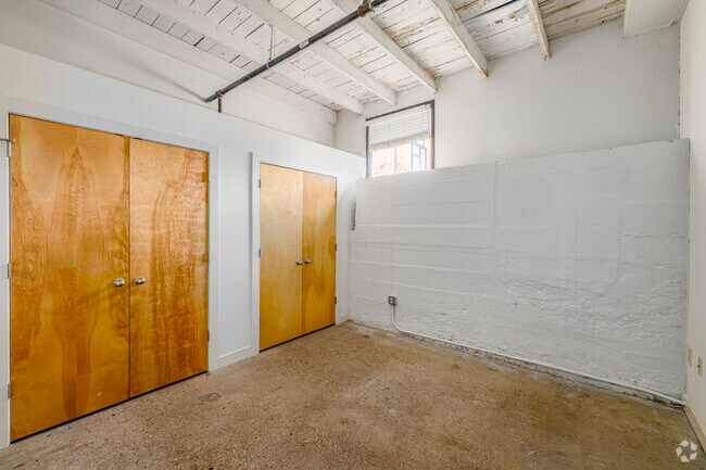 2BR, 1BA - 900SF - Second Bedroom
