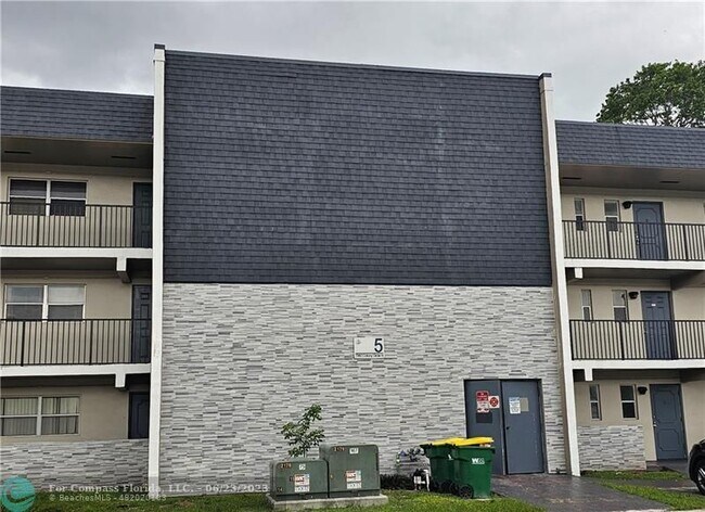 Photo - 7960 N Colony Cir Condo