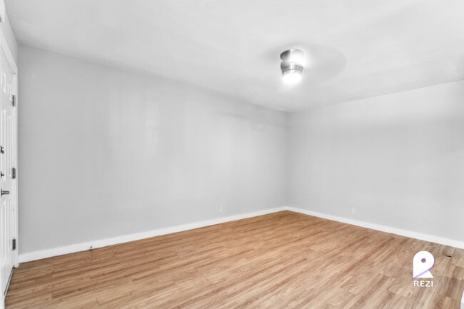 Photo - The Highlander