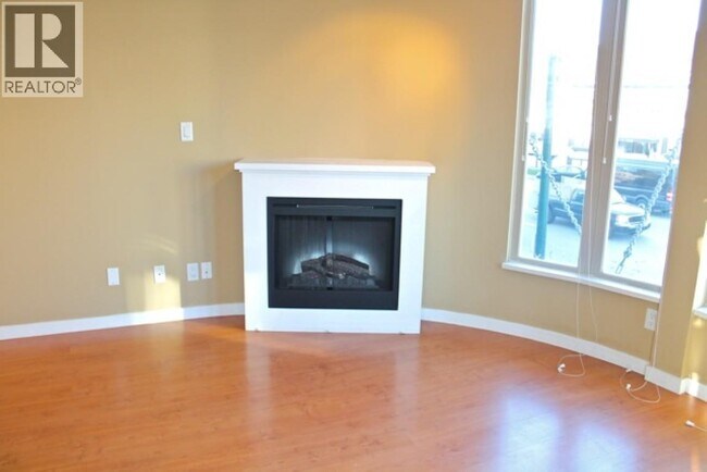 3089 Oak St Unit 209