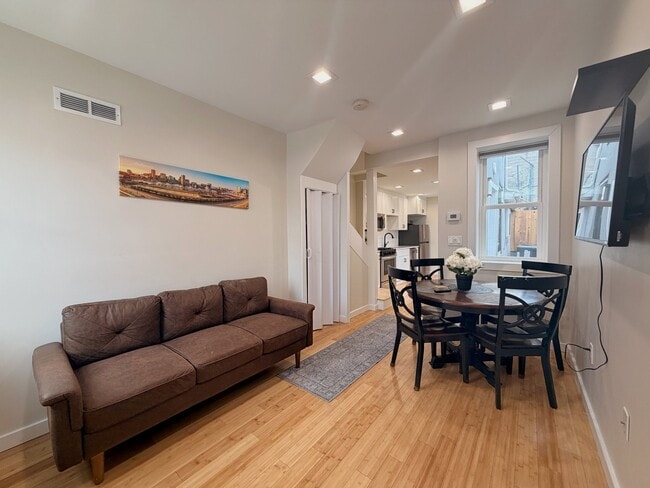 Photo - 1310 Gough St
