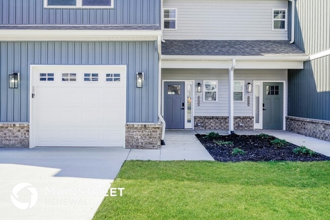 Building Photo - 2058 N Sarah Dr