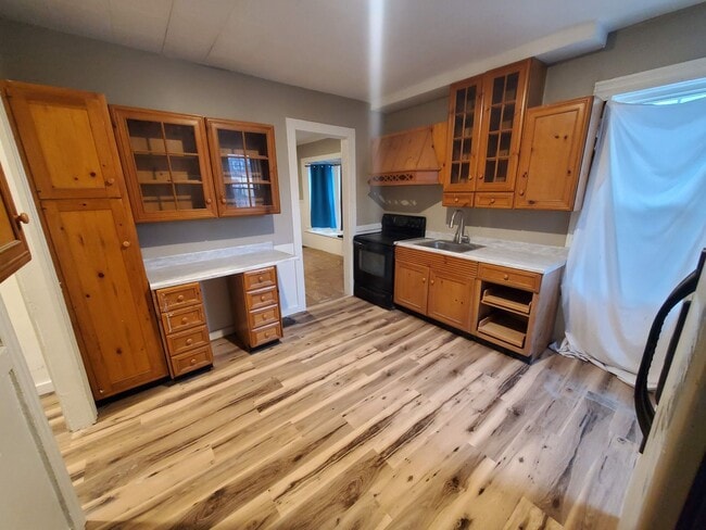 Photo - Large Single Family House Available Soon 3 Bed 1.5 Bath close to 490