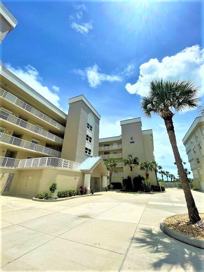 Photo - 606 Shorewood Dr Unit C 303
