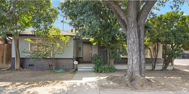 Building Photo - Beautiful Single Story Home Ready To Be Ca...