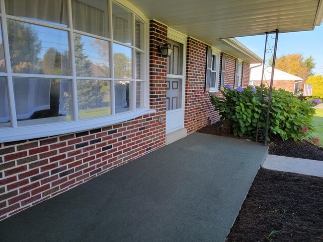 Photo - 1174 Rose Ave