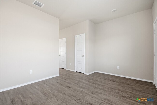 292 Legacy Cir
