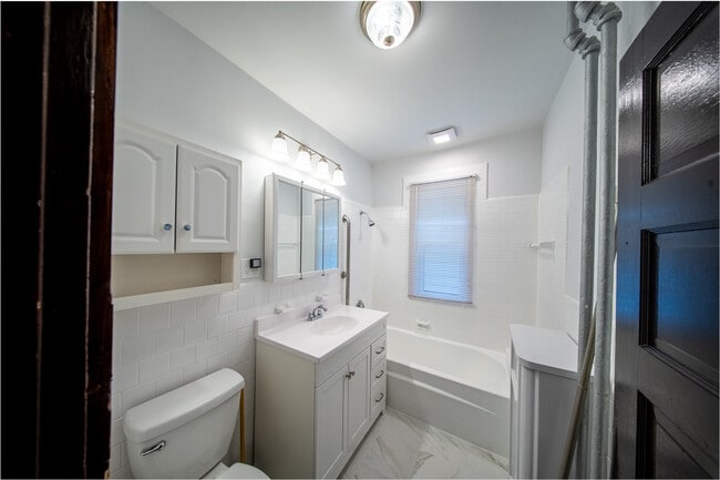 489 Medford St Unidad 489 Medford Street