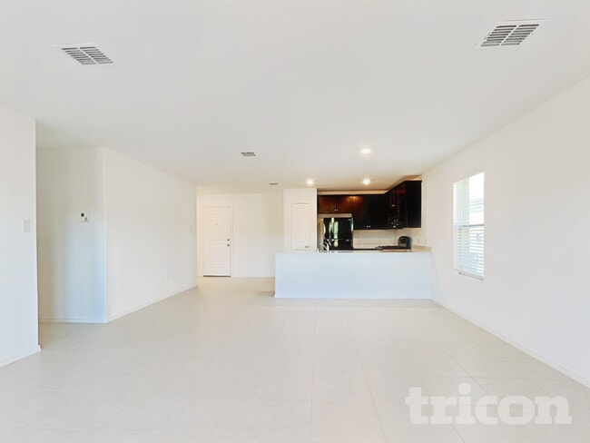 Photo - 2506 Perennial St