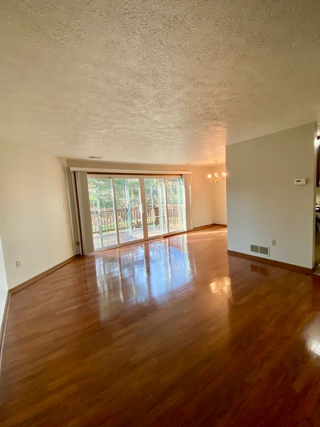 Photo - 30 Monmouth Dr