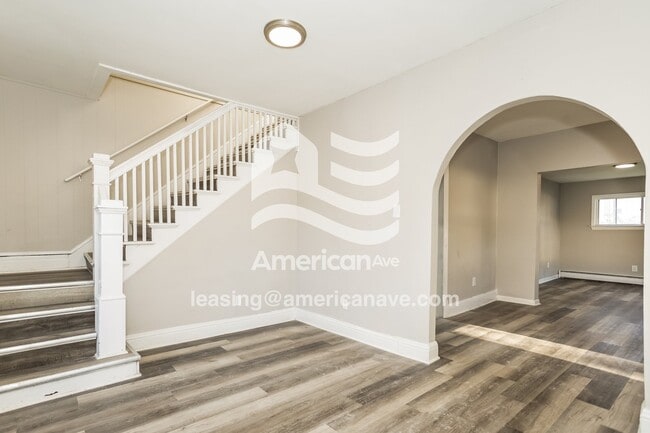 Photo - 25163 Pearl St