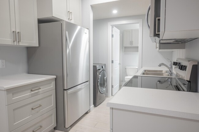 Photo - 1455 Cherniak Way SW