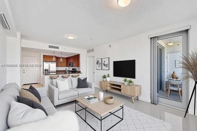 Building Photo - 1830 Radius Dr Unit 609