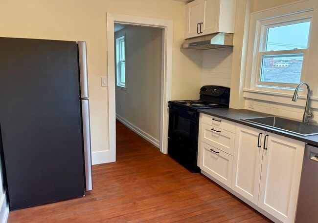 Kitchen - 56 Cedar St Unit 2