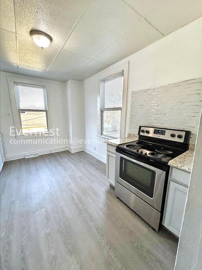 Photo - 613 N Jackson Ave