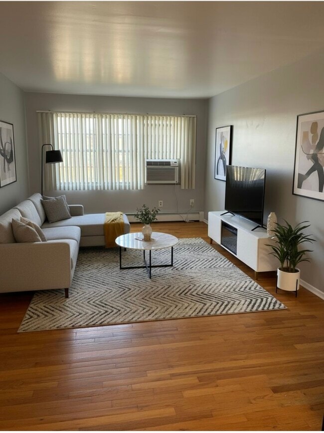 Photo - 136 Maple Ave