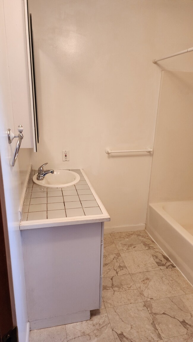 Photo - 315 W 12th Ave