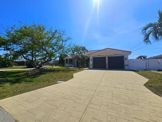 Photo - 244 SE 20th Ct