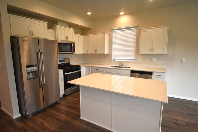 Photo - Beautiful Home in Cul De Sac!