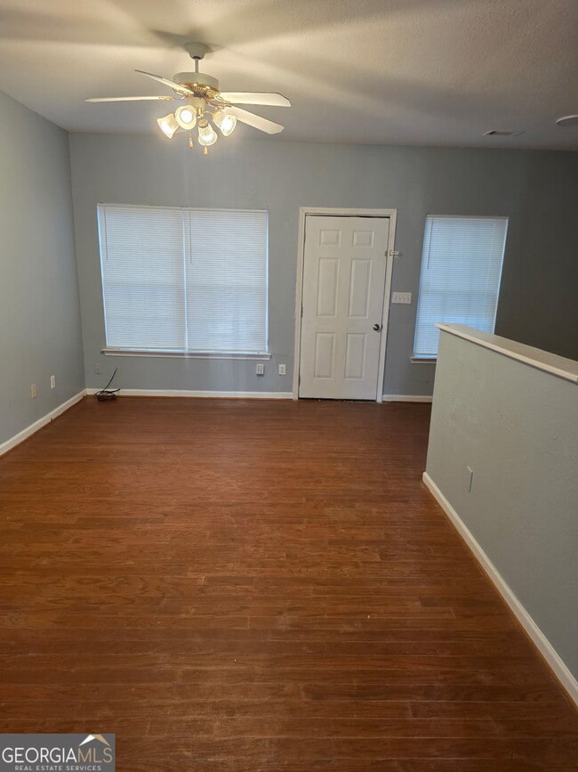 Photo - 321 Brookview Dr