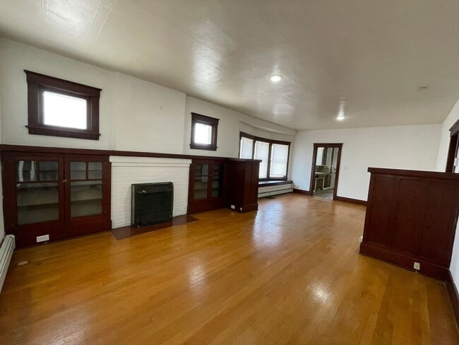 Photo - 1124 Lake Ave