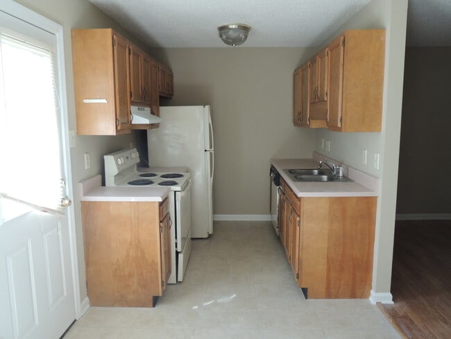 Photo - Charming 2-Bed, 2-Bath Townhouse in NW Kno...