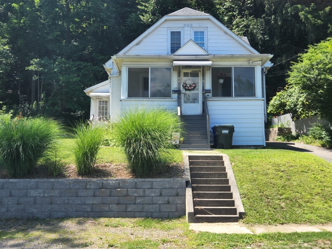 Building Photo - 115 Clay St