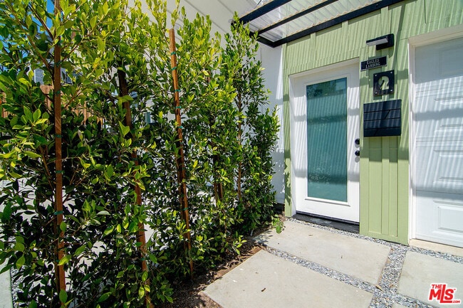 Photo - 1411 Tremont St