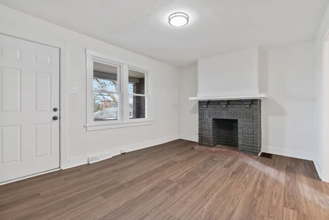 Photo - 7700-7704 Stanton Avenue Unidad 7702 Stanton Avenue