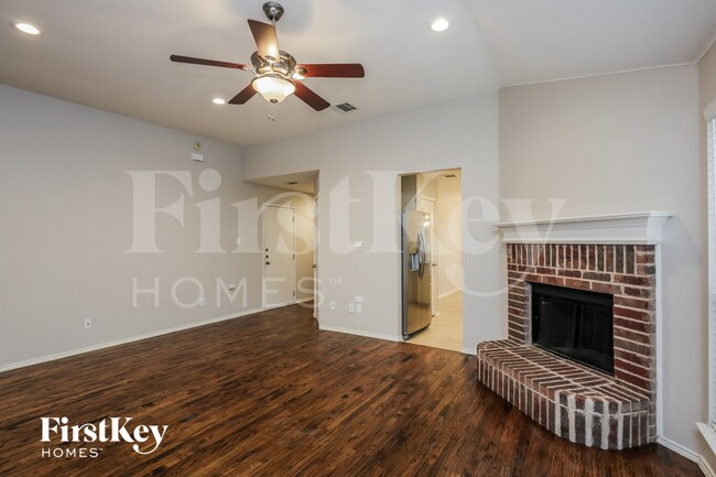 Photo - 10901 Braemoor Dr