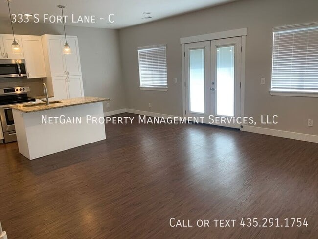 Photo - 333 S Fort Ln