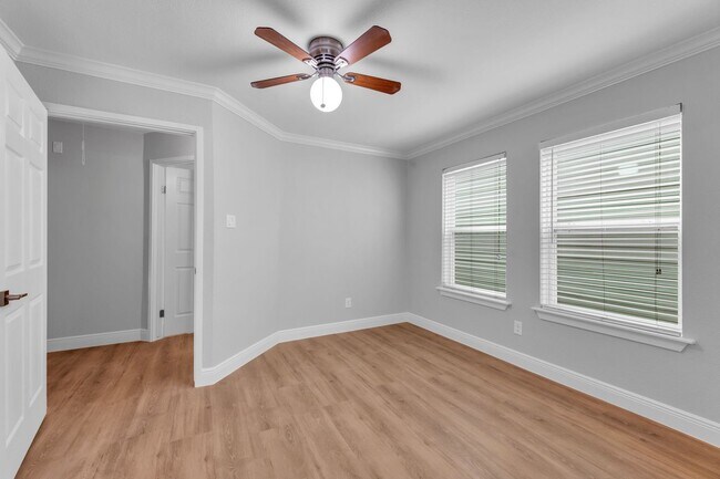 Photo - 1829 Bering Dr Unidad 2
