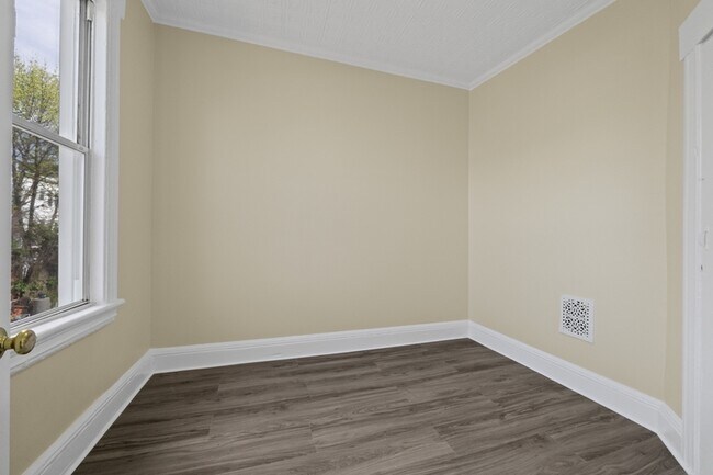 Photo - 292 Claremont Ave