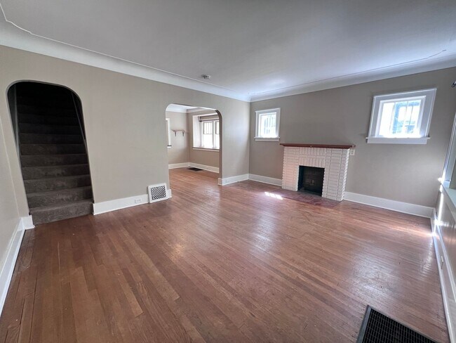 Photo - 256-258 Orchard Hill St SE