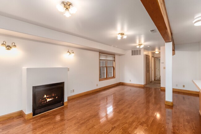 Photo - 2037 Clinton Ave Unit B