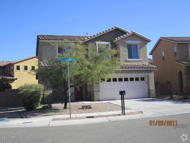 Building Photo - Beautiful 4-bedroom 3-bathroom - GREAT LOC... Rental