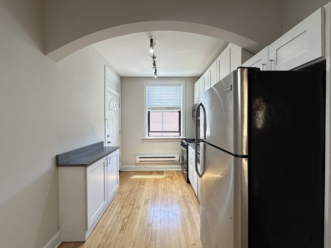 Photo - 2326 N Rockwell St Unit 2A
