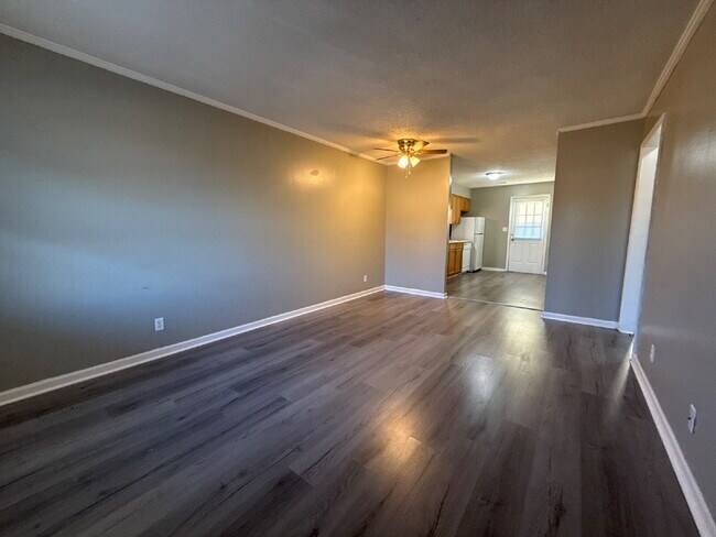 Building Photo - 4424 Torrance Dr NW Unit Apt. 10