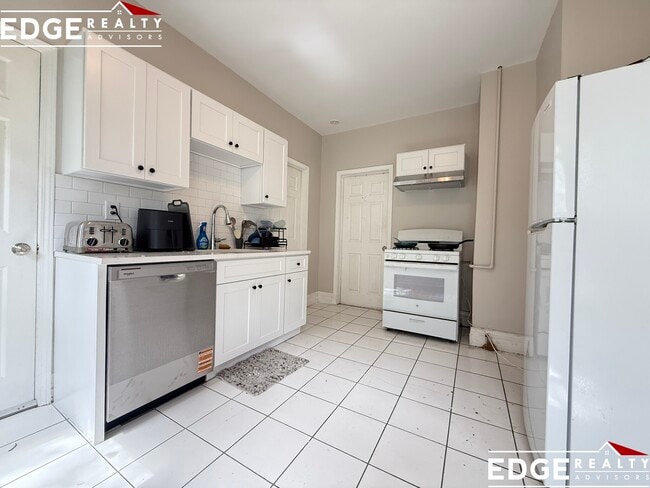 Photo - 70 Antwerp St Unit 1